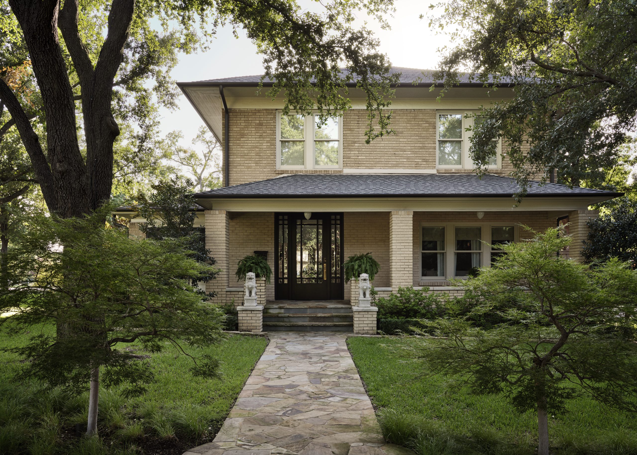 A 1925 Dallas Craftsman Designed for its Next Century